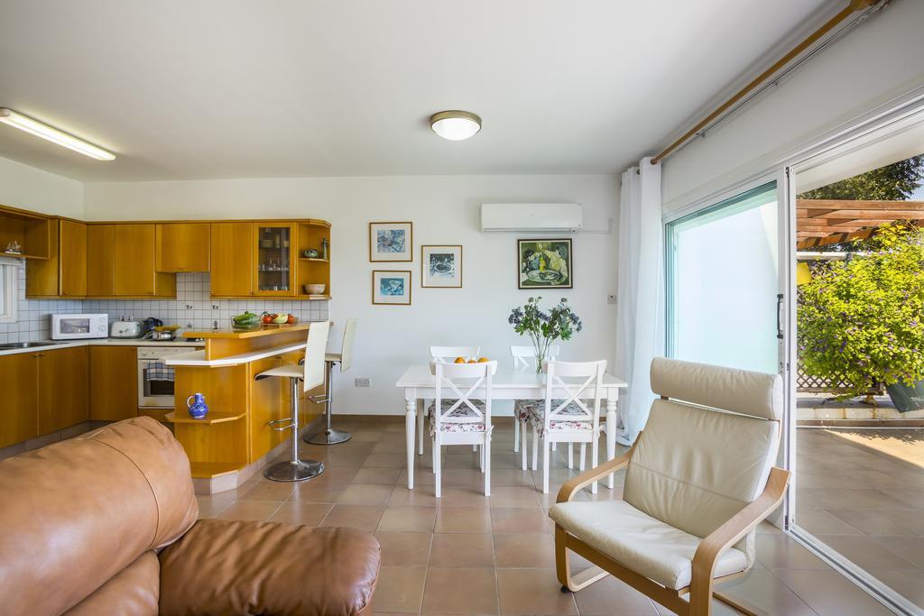 Protaras Beachfront Sirina Lina Suite Paralimni Exteriör bild